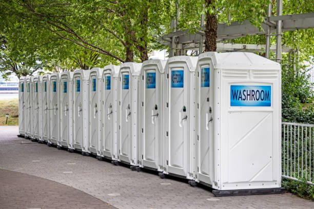 Porta potty rental for outdoor events in Crooked Lake Park, FL